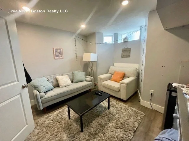 18 Atlantic St, South Boston