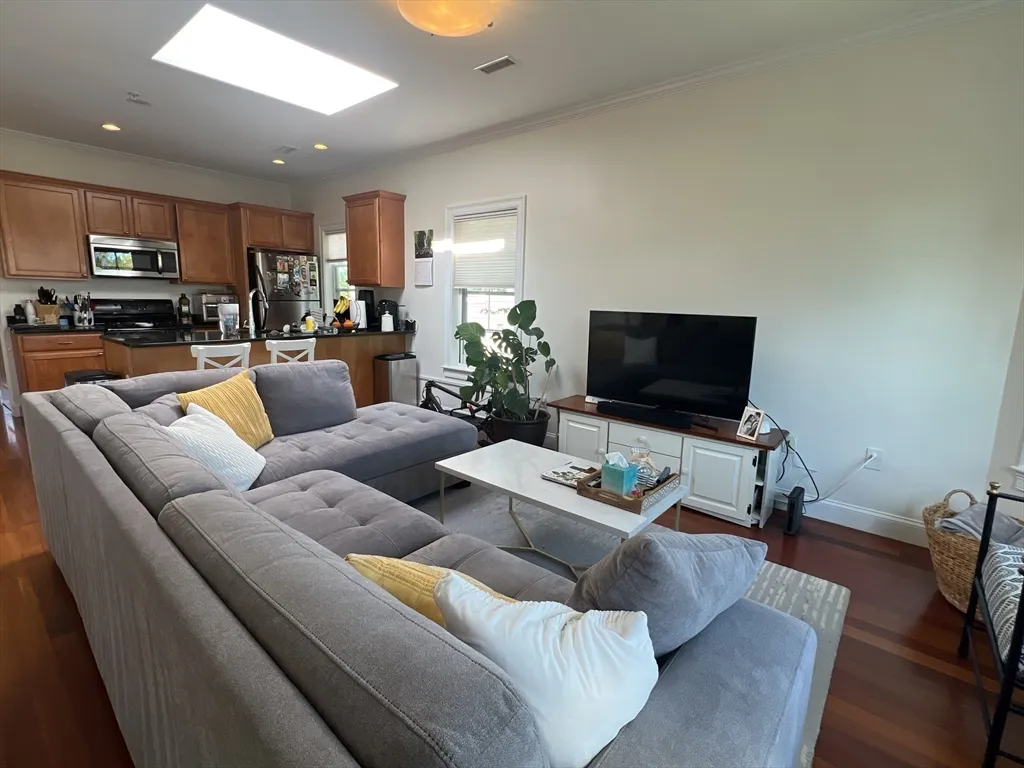 35 Magnolia Ave, Mid-Cambridge