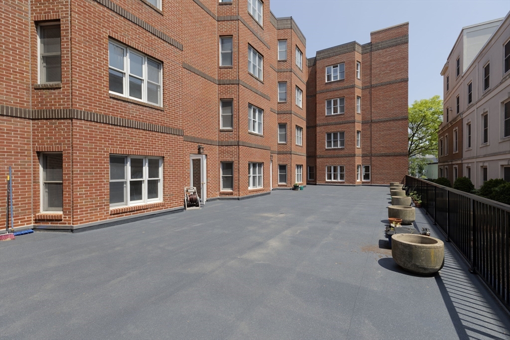 2456 Massachusetts Ave, North Cambridge