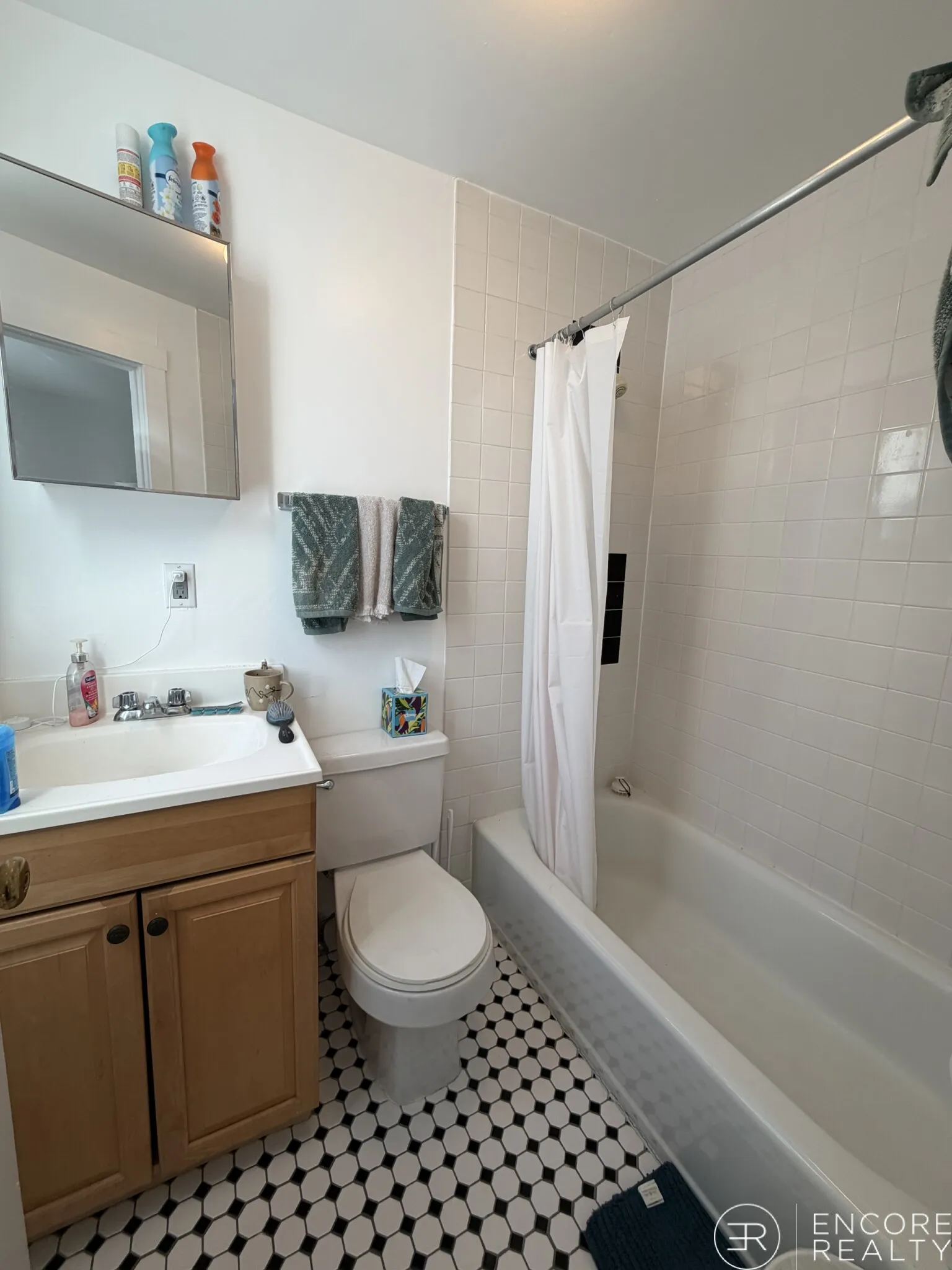 833 Beacon St, Fenway