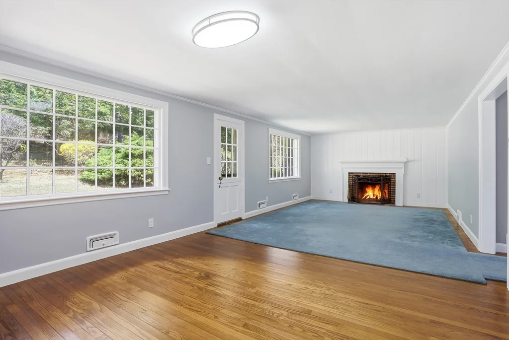 11 Sherman Bridge Rd, Wayland