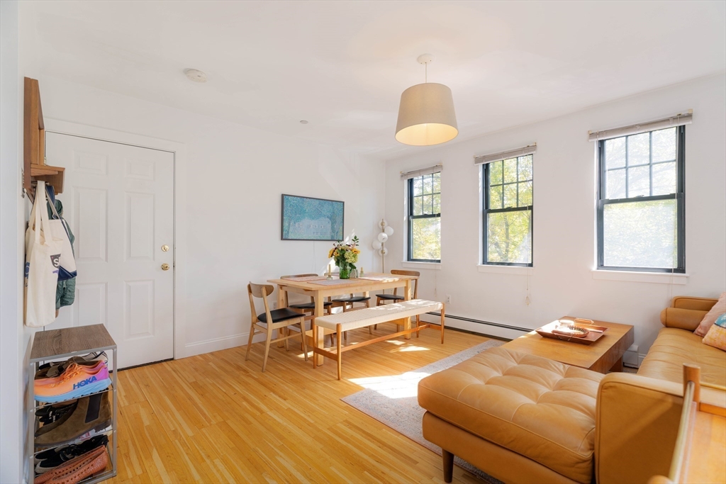 241 River St, Riverside