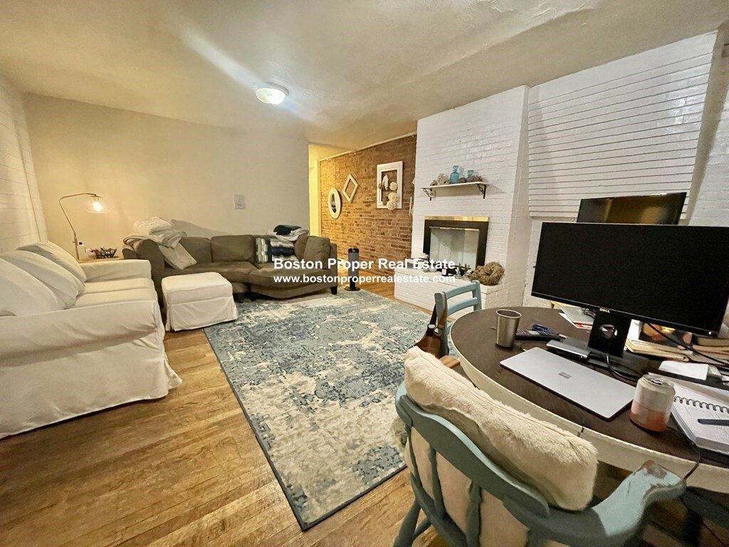 337 Beacon St, Back Bay