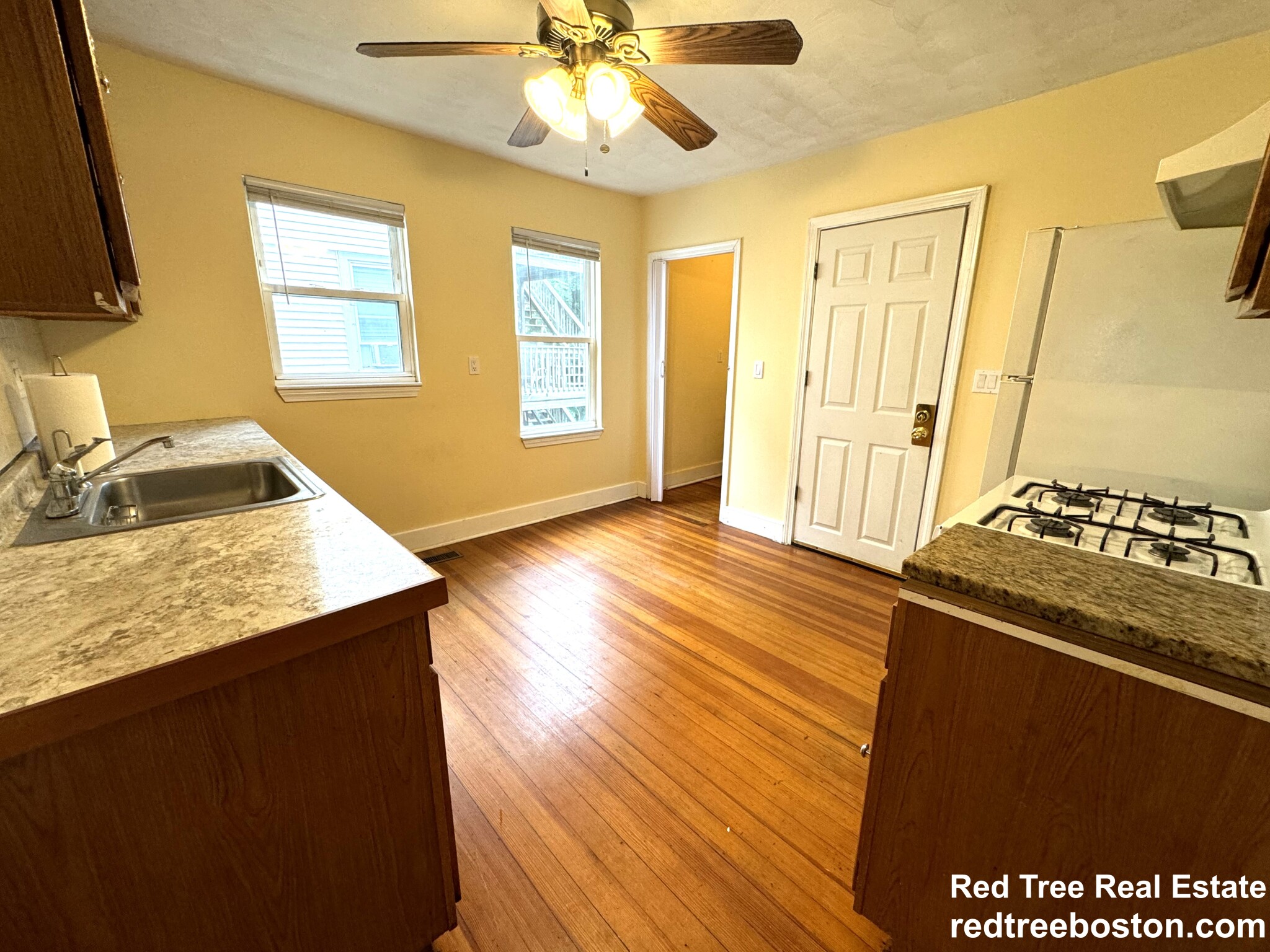 4057 Washington St, Roslindale