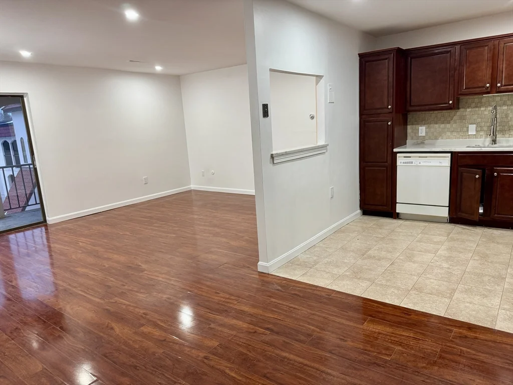 685 Oak St, Brockton