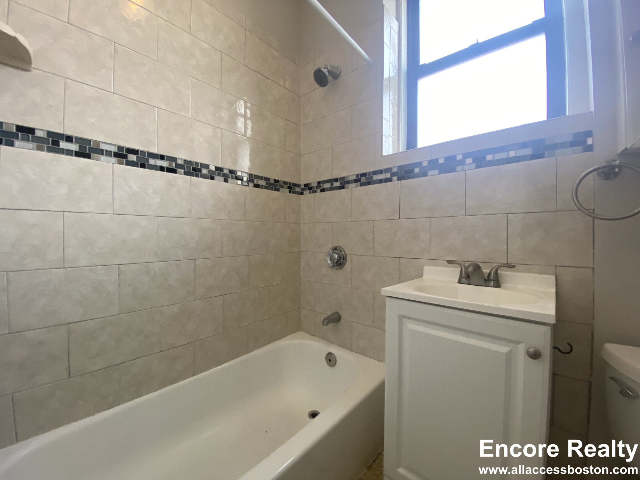 48 John F Kennedy St, Riverside