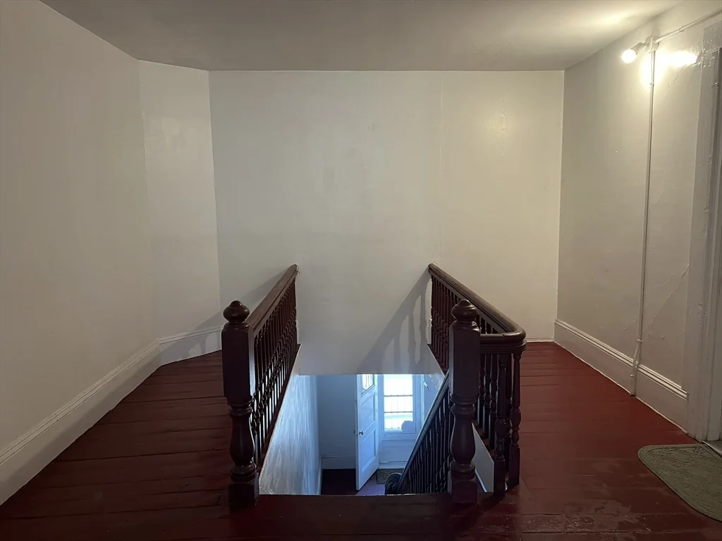 272 Front St, Manchester