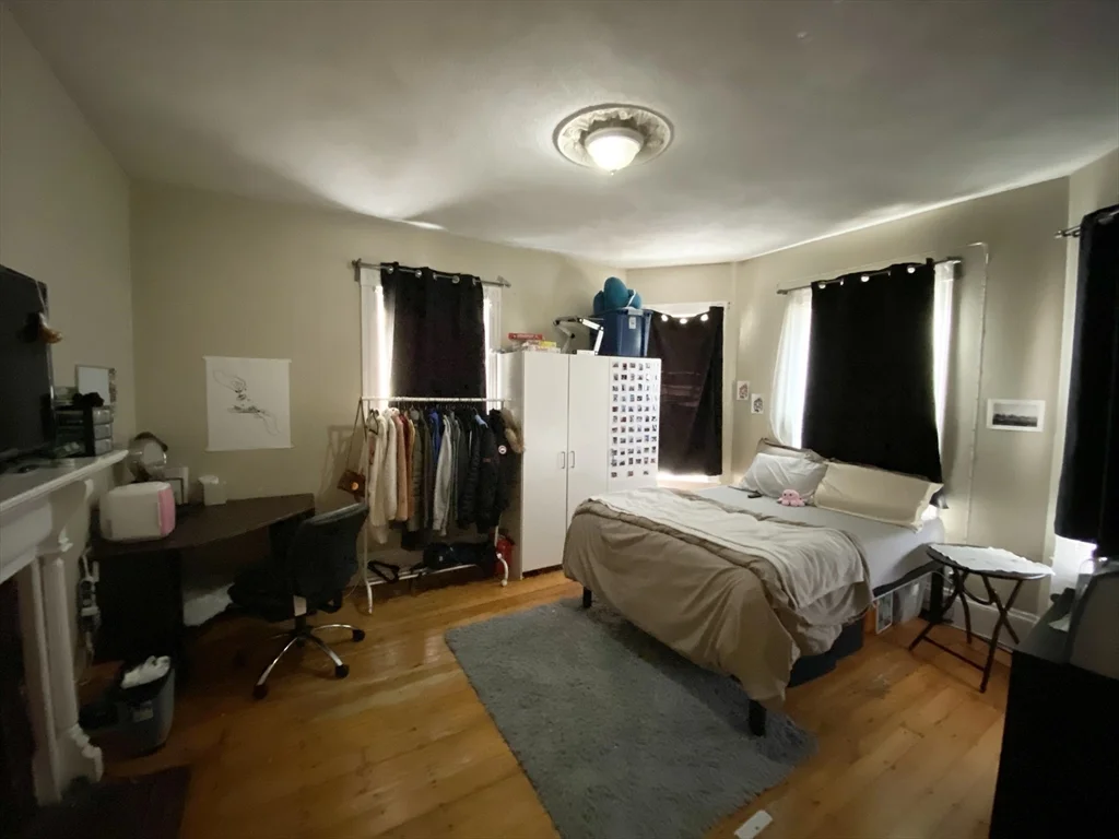 72 Calumet St, Mission Hill