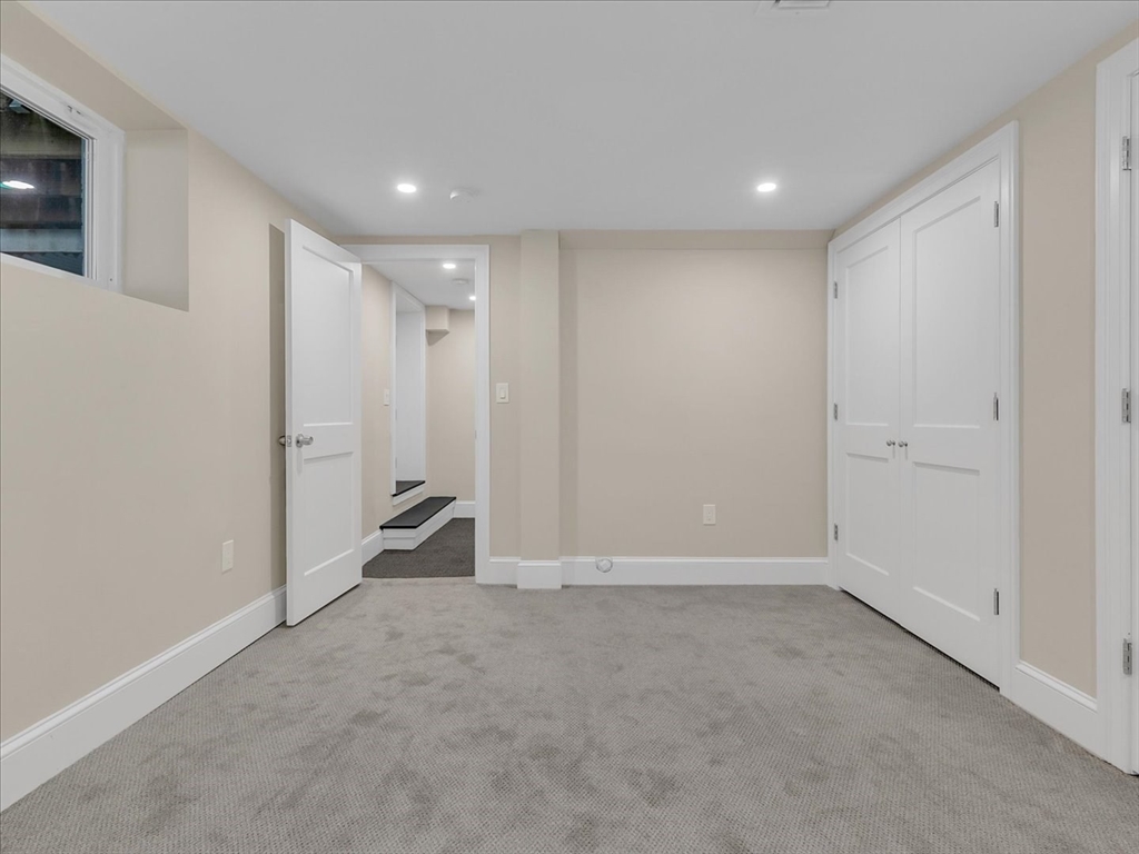 2031 Commonwealth Ave, Newton