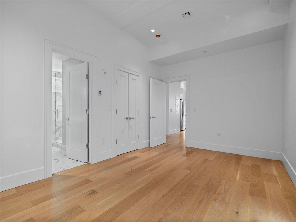 12 Deer St, Dorchester