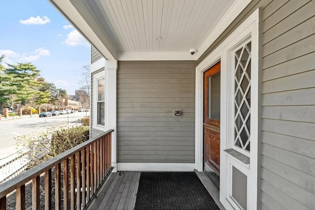 1590 Cambridge St, Mid-Cambridge