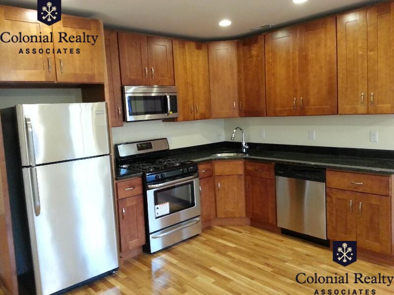 84 Linden St, Allston