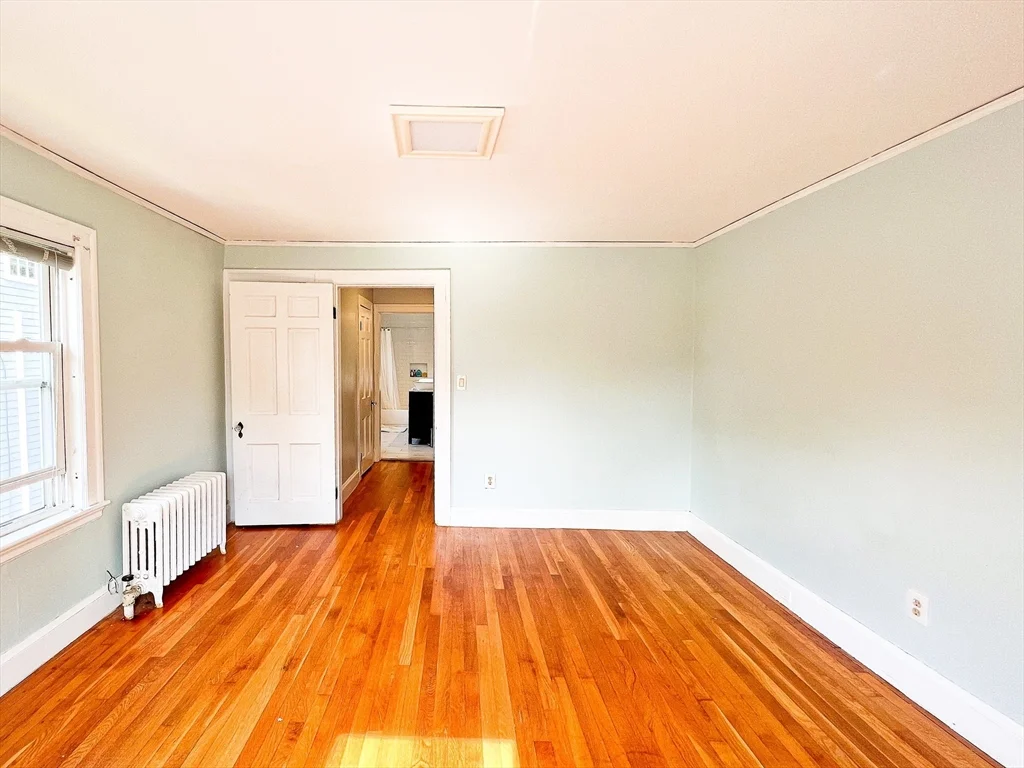 31 Grassmere Rd, Chestnut Hill