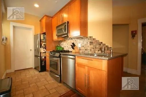 330 Saint Paul St, North Brookline