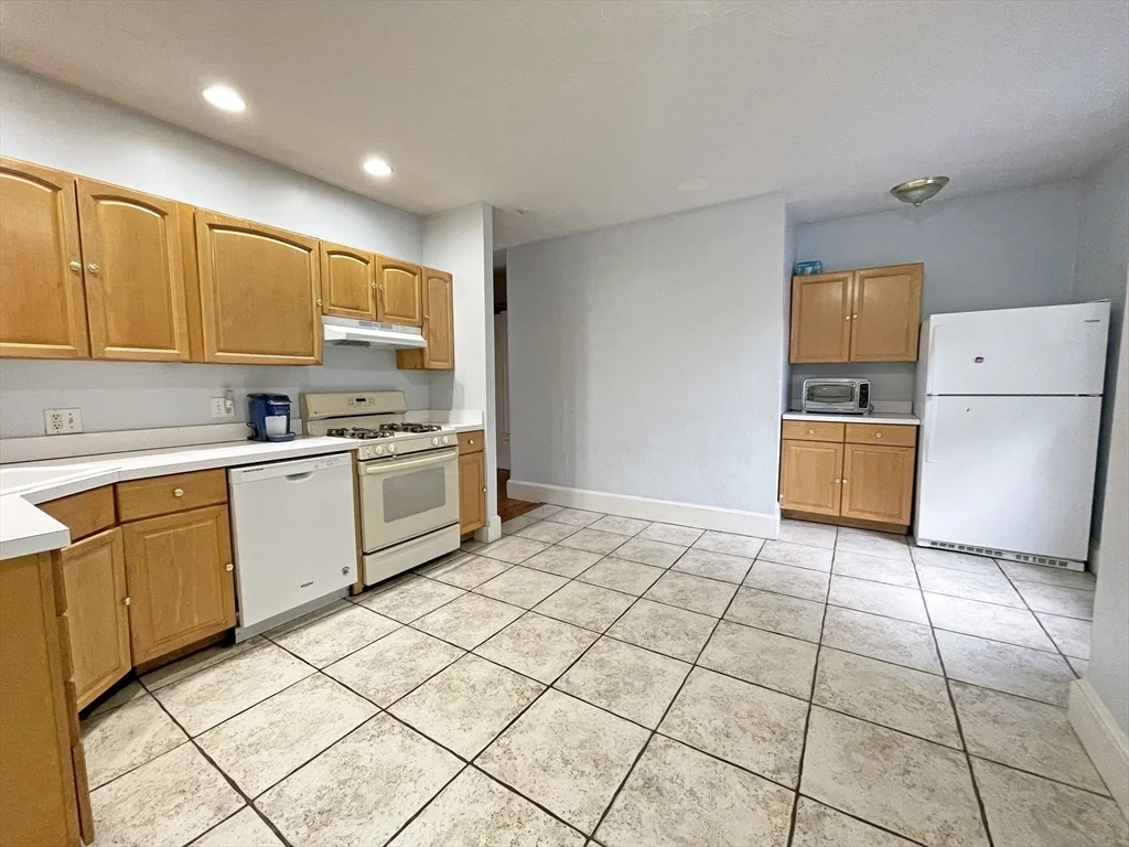 399 Newtonville Ave, Newtonville