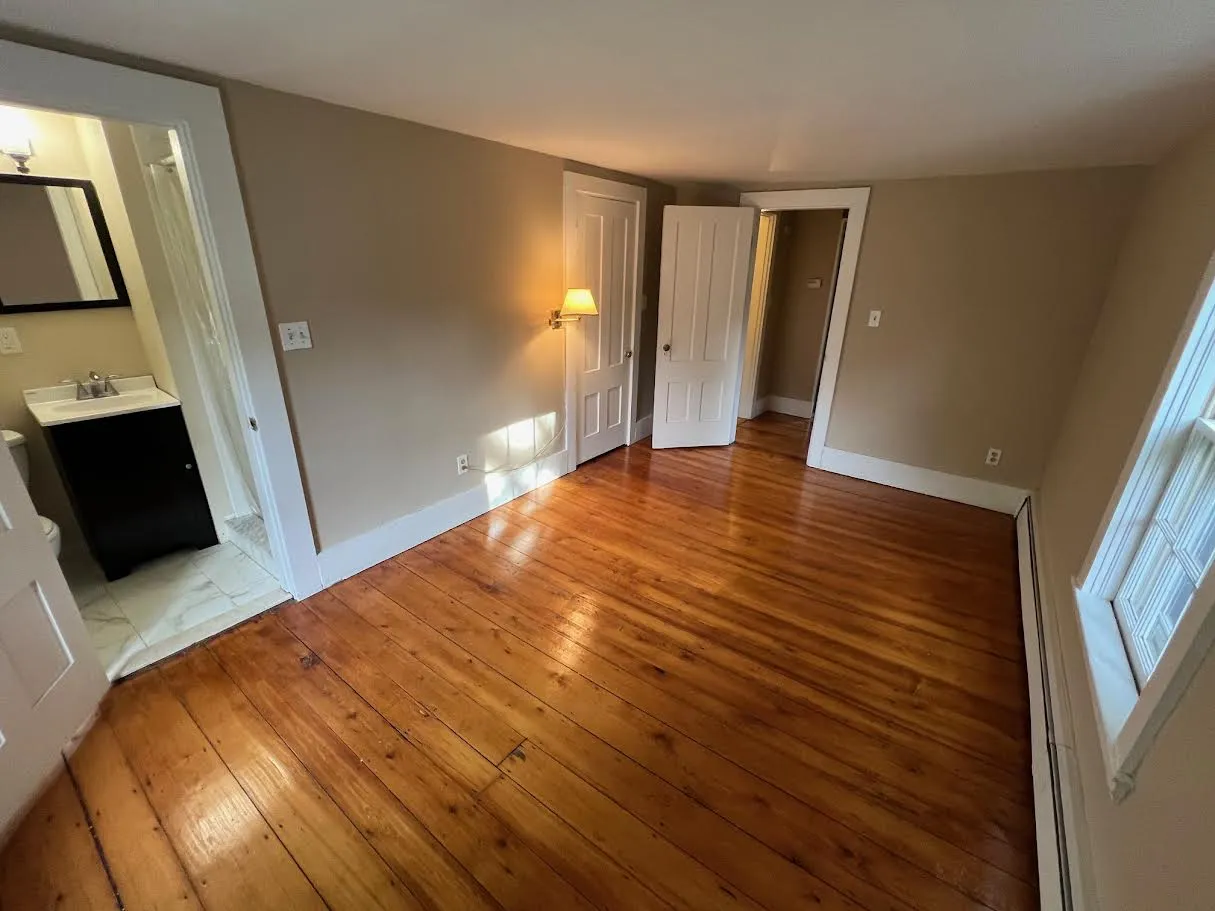 1056 Beacon St, Newton Centre