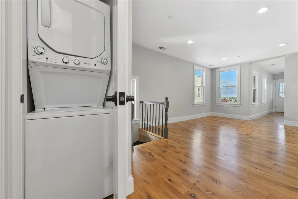 70 West Eagle St, East Boston