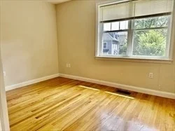 27 Turner Ter, Newtonville