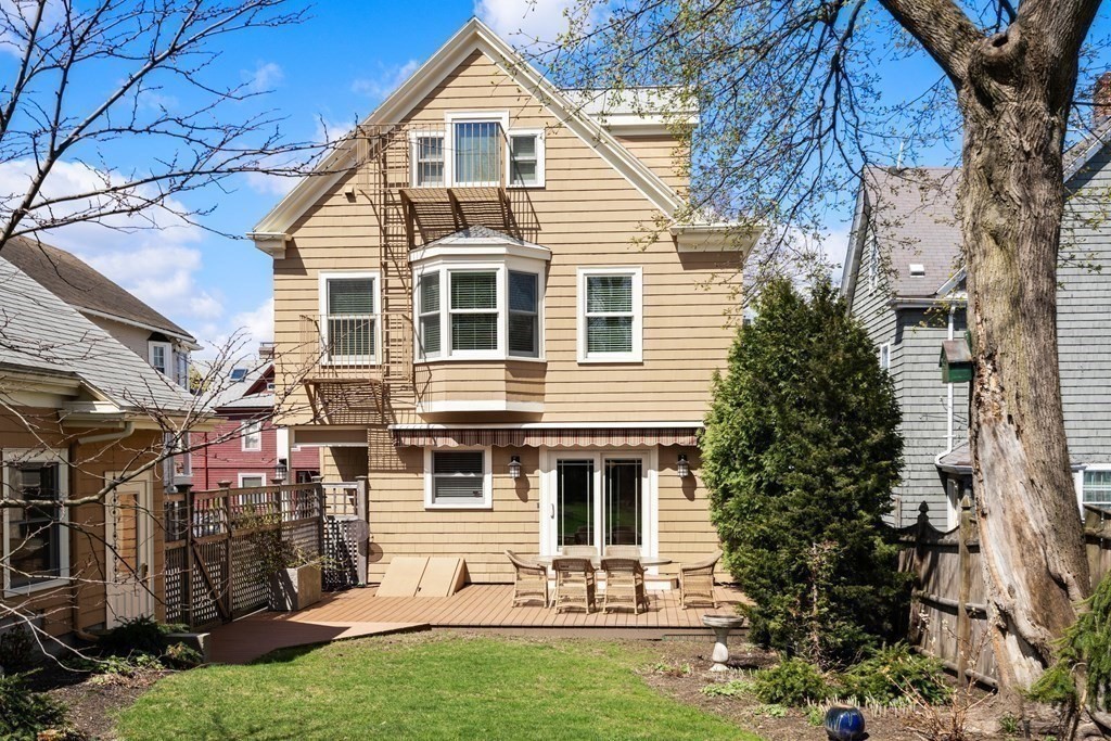 52 Hillsdale Rd, Tufts University