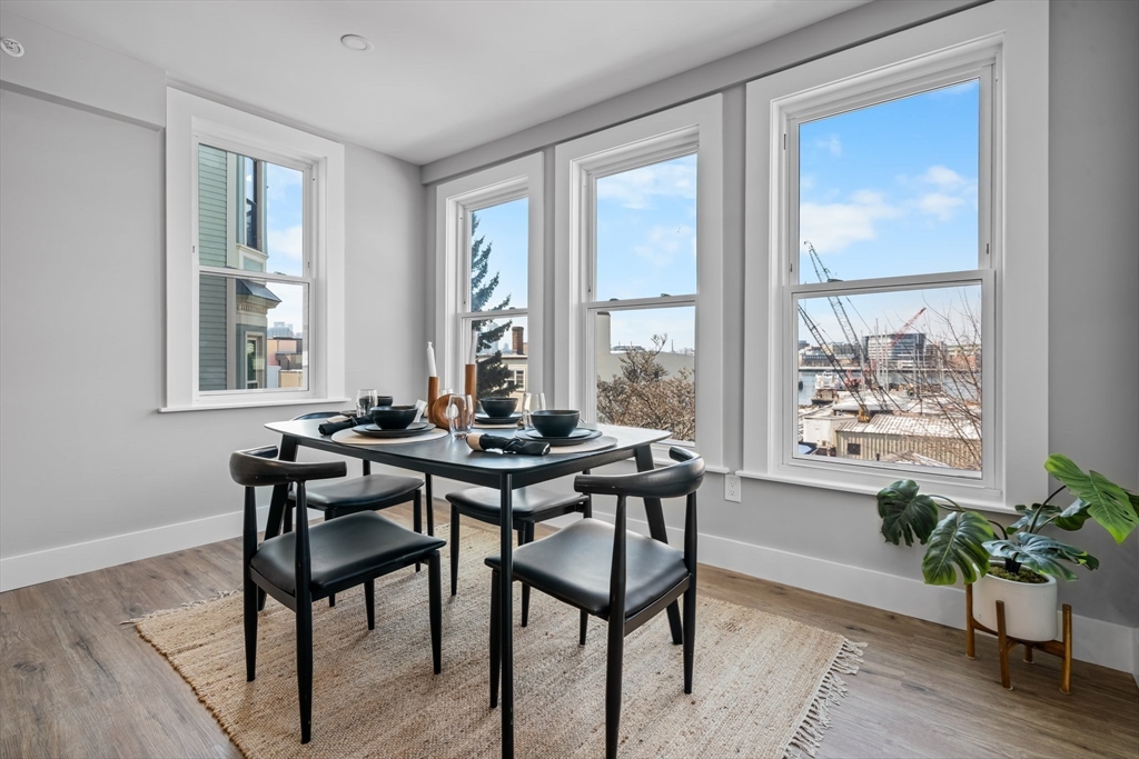 390 Meridian St, Central Square