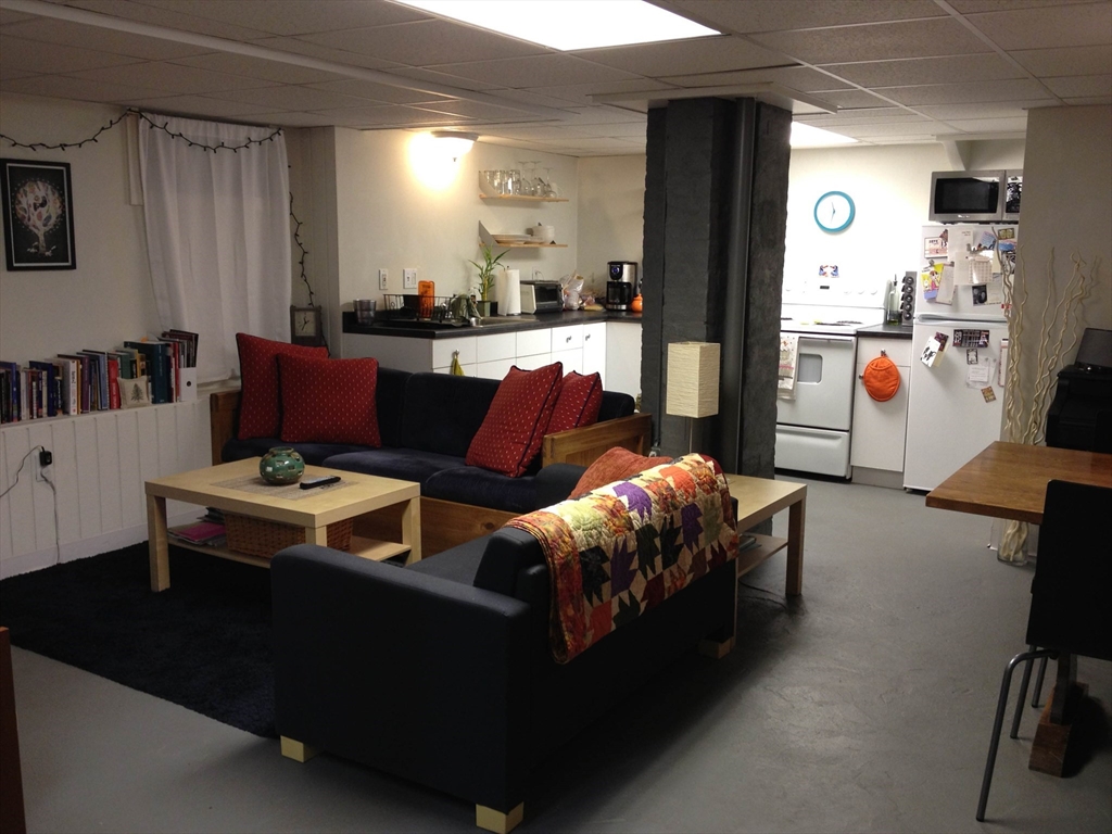 547 Broadway, Ball Square