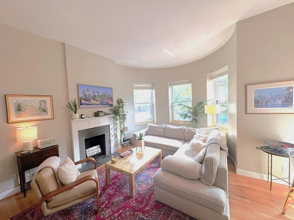 12 Cumberland St, Back Bay