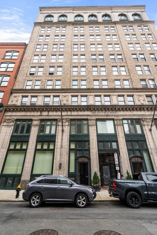 210 South St, Leather District