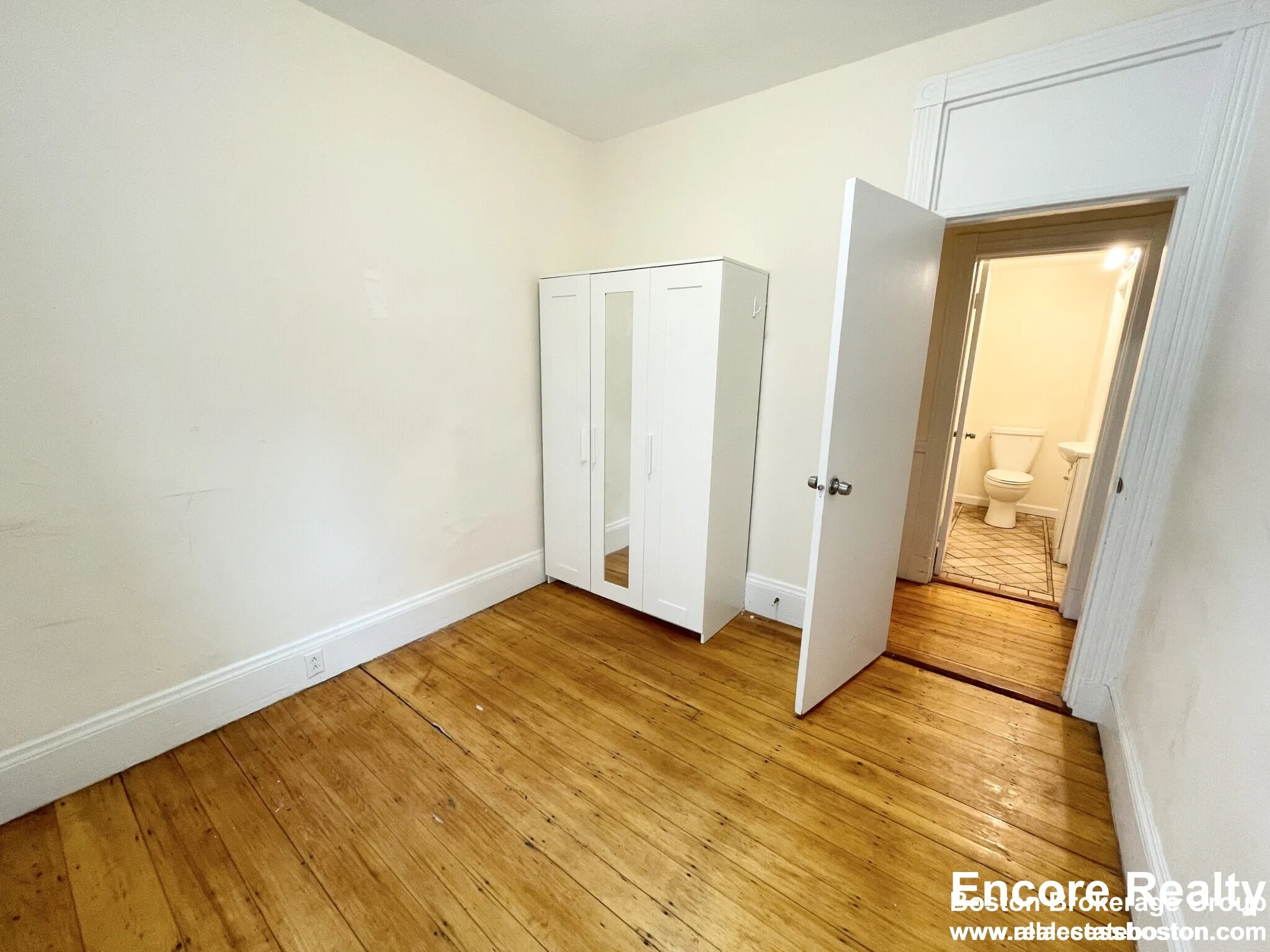 1 Folsom Ave, Mission Hill