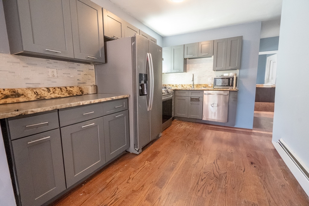 28 Harding Ter, Dedham