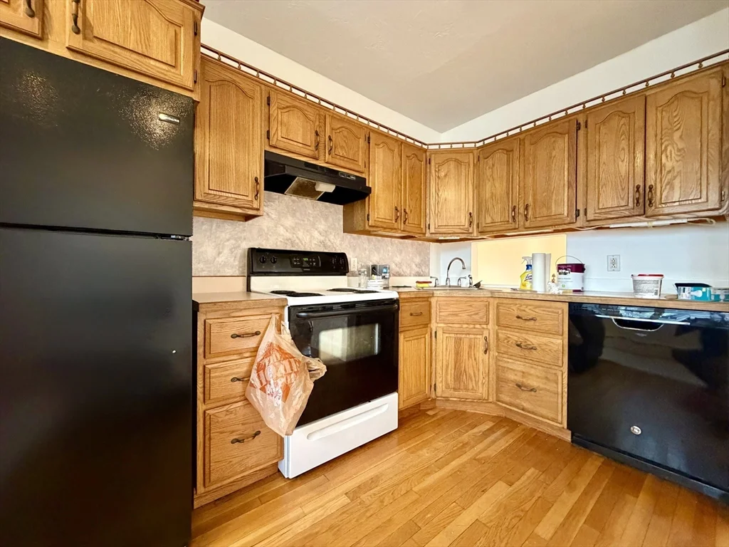 98 W Spring St, Avon
