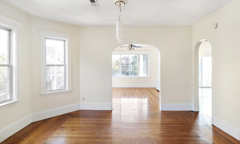 30 Early Ave, Lawrence Estates