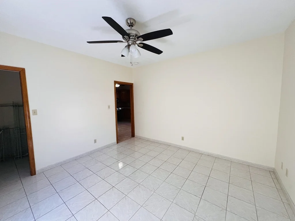 34 Medford St, Medford