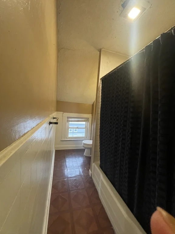 709 Maple St, Fall River