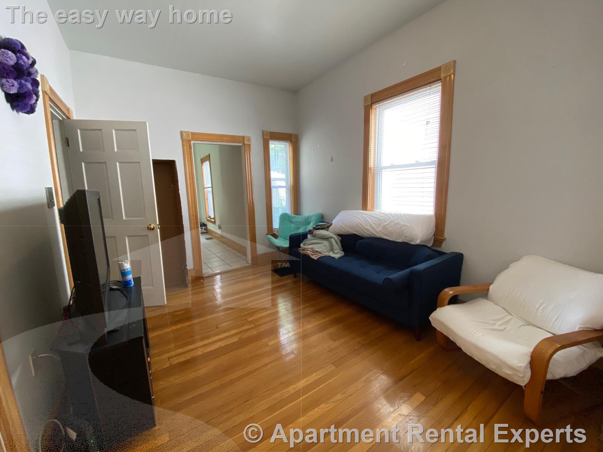 11 Cameron Ave, Davis Square