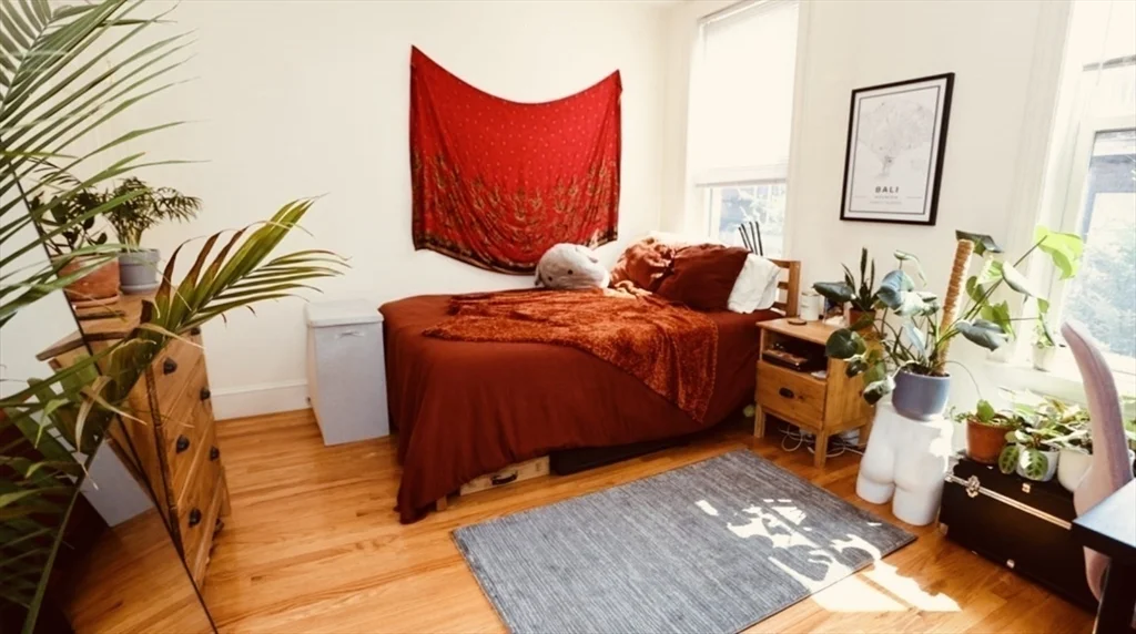 21 Highland Park Ave, Roxbury