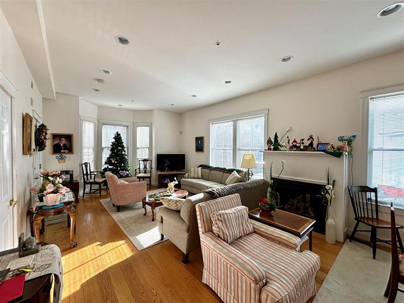 39 Inman St, Mid-Cambridge