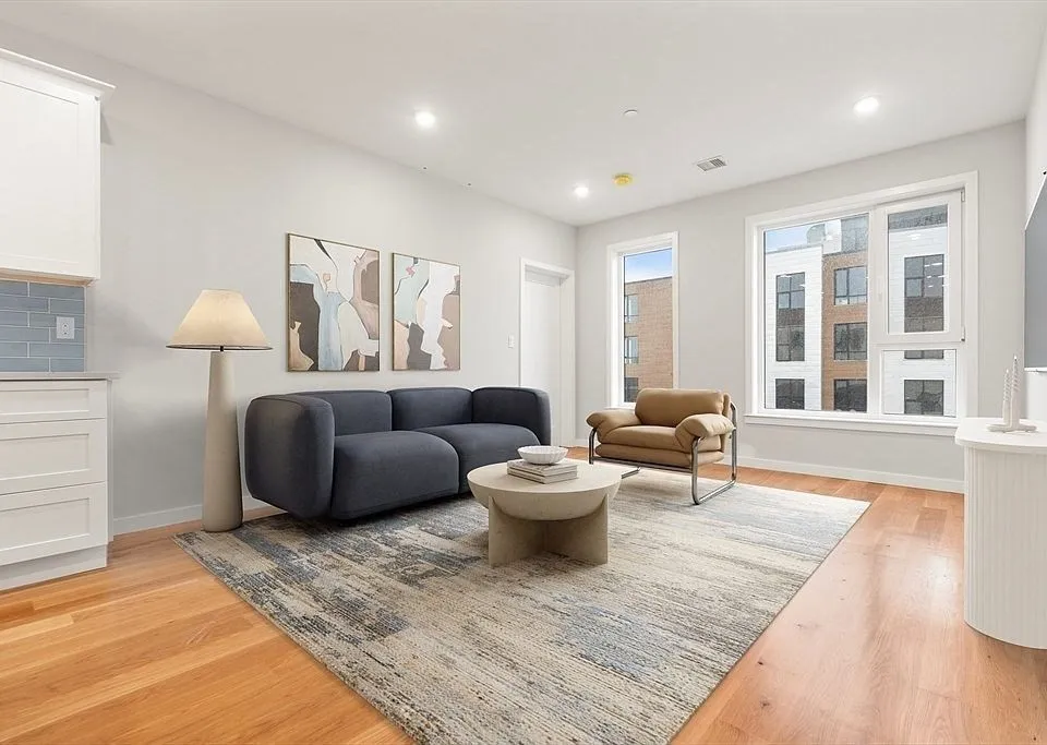 267 Old Colony Ave, South Boston