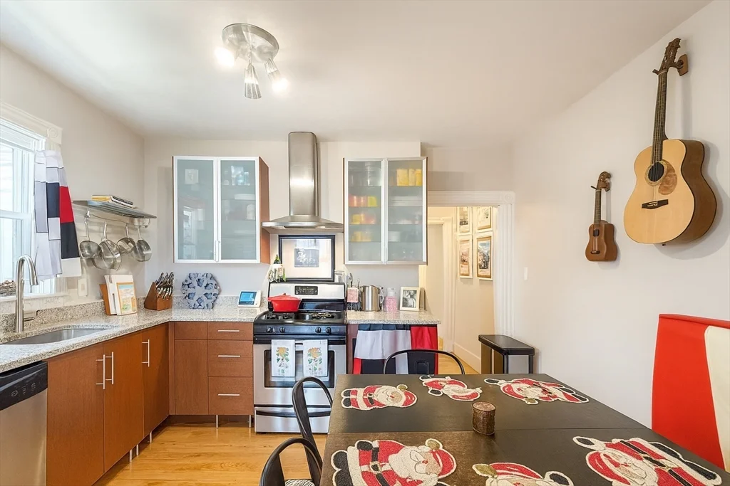 456 Medford St, Winter Hill