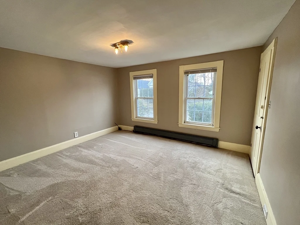 16 Pearl St, North Weymouth
