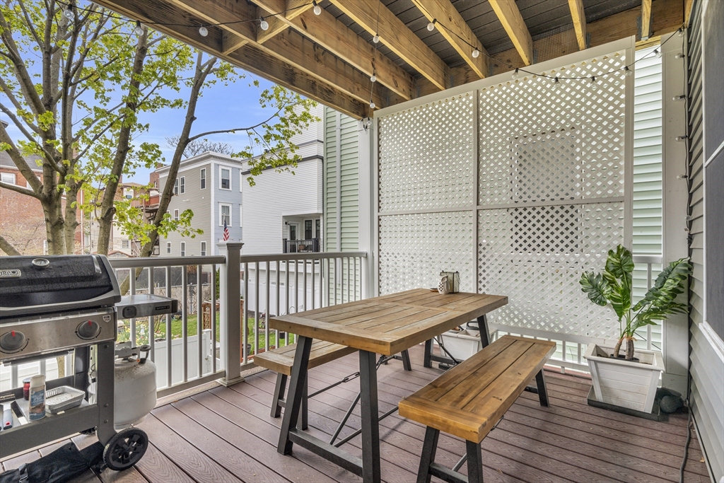 242 W 5th St, South Boston