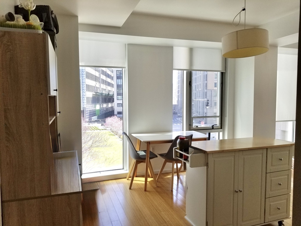 2 Earhart, East Cambridge