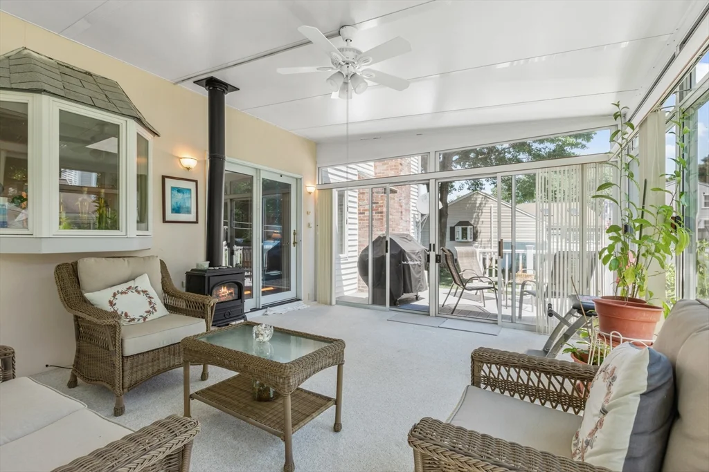 54 Jennifer Rd, Pawtucketville