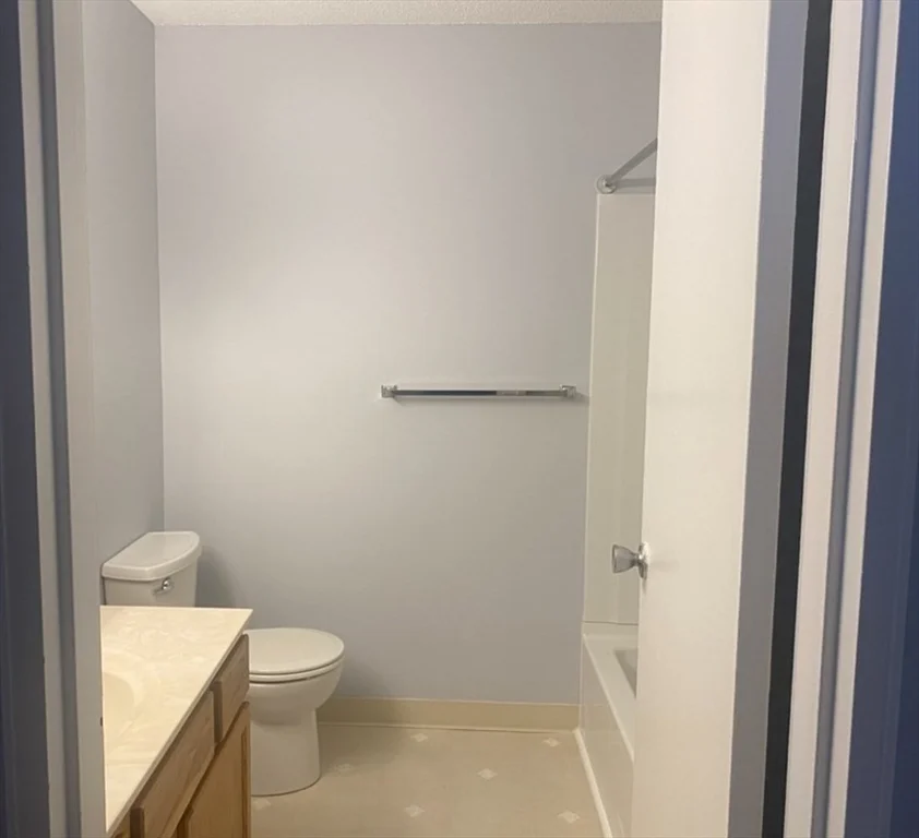 59 Village Brook Ln, Natick