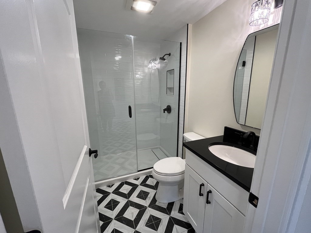 8 Lyman Ave, Medford