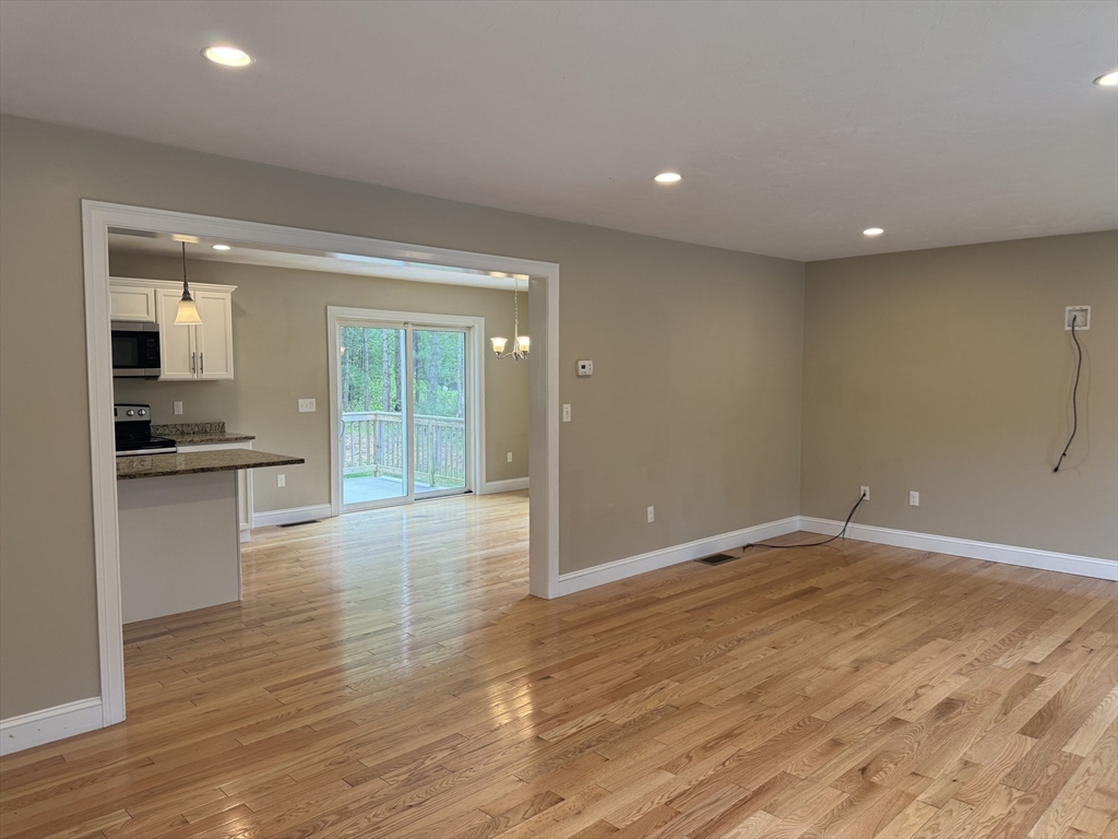 59 Wenham Rd, Carver