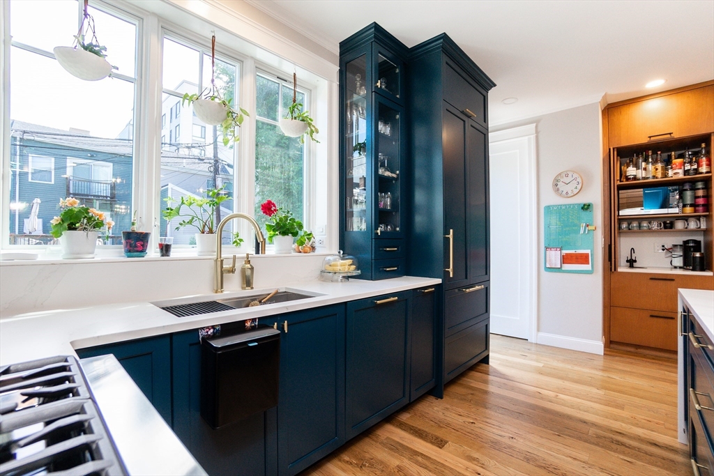 452 W 4th, South Boston