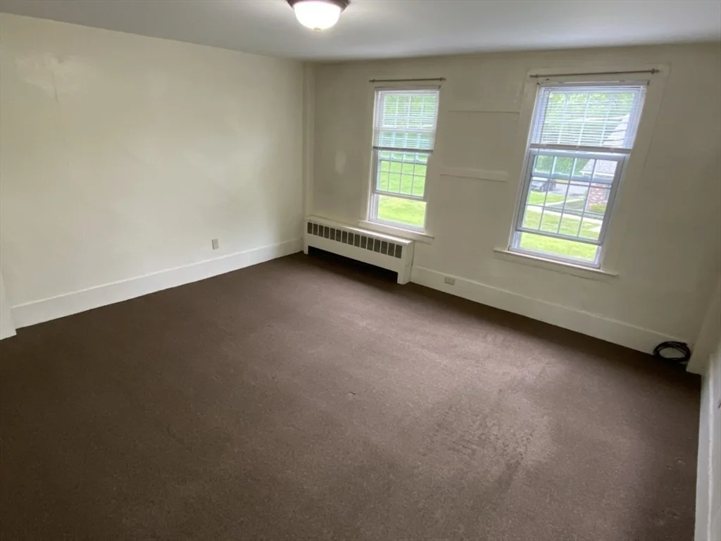 797 Main St, Amherst