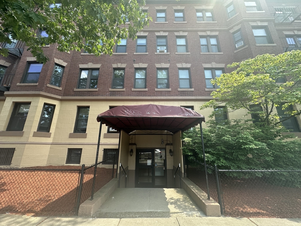 1242 Commonwealth Ave, Brighton