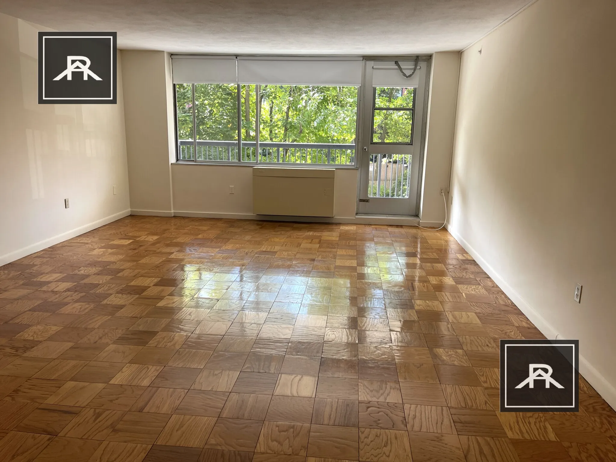 101 Monmouth St, Longwood