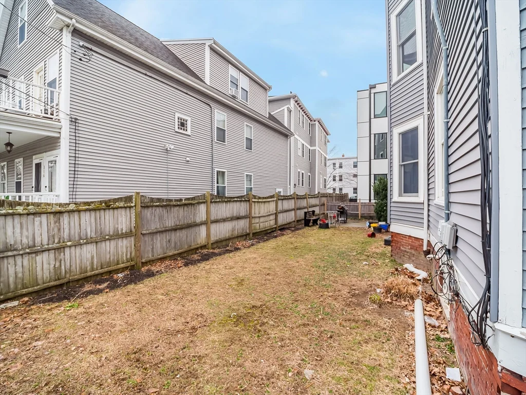 318 Beacon St, Ward Two